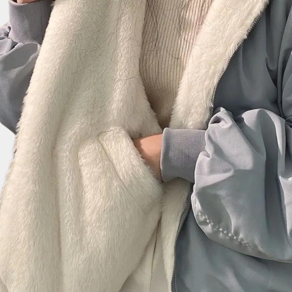 Sofia I Winterjacke Damen Figurschmeichelnd Mit Kapuze Und Taschen