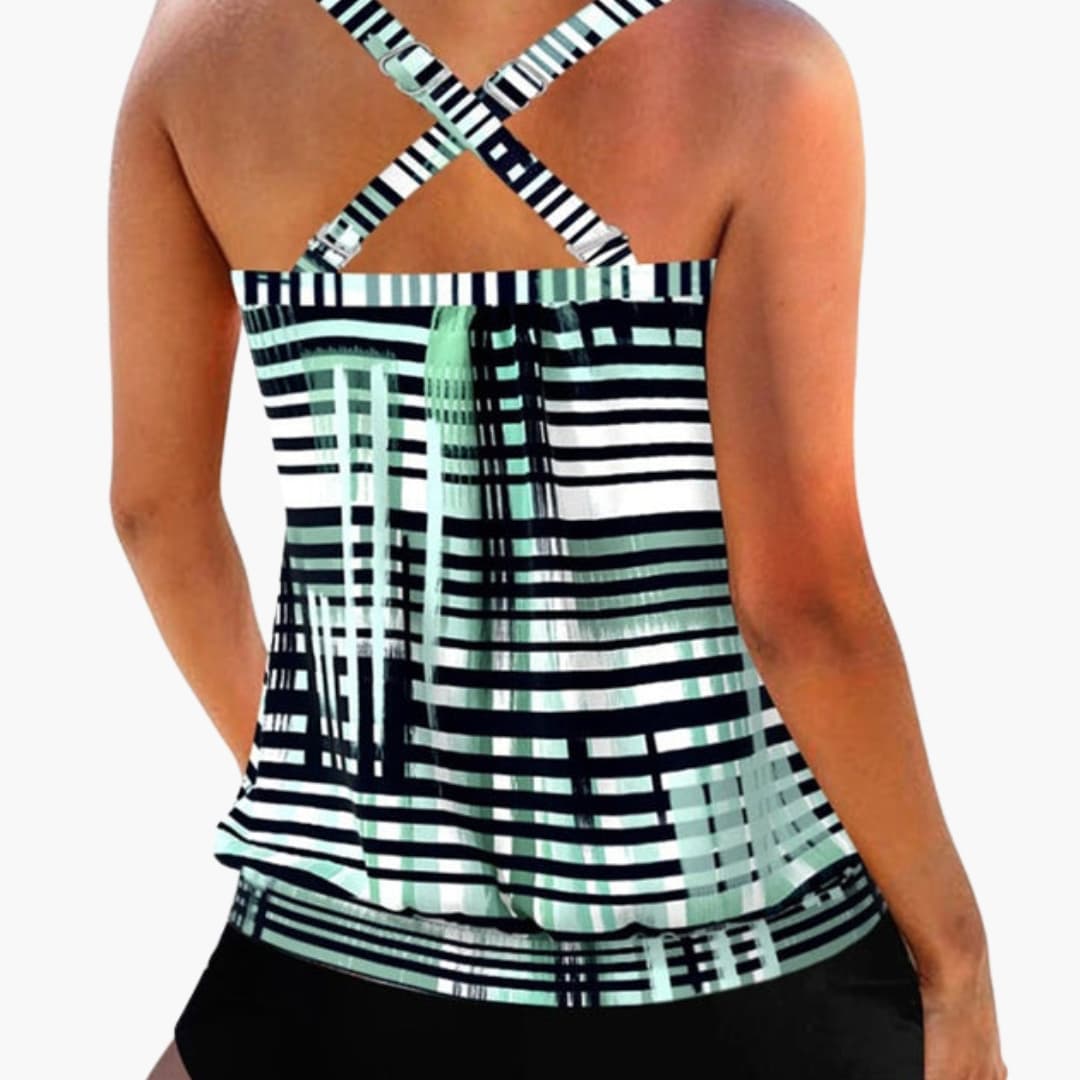 Gestreifter Damen Tankini mit Kragen und Badeshorts für den Sommer 1