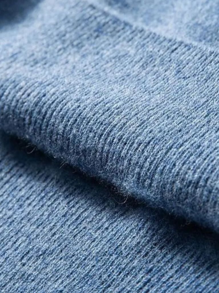 Cross & Crown Kaschmir V-Neck Strickpullover