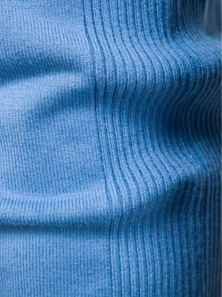 Minimalistischer Pullover von Cross & Crown