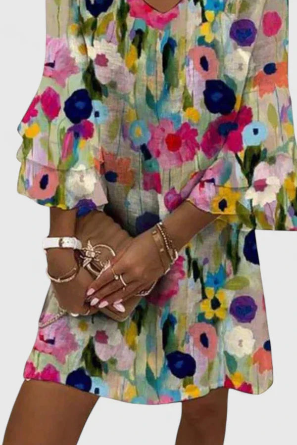 Elegantes Mini-Kleid für Damen mit romantischem Blumenprint und V-Ausschnitt