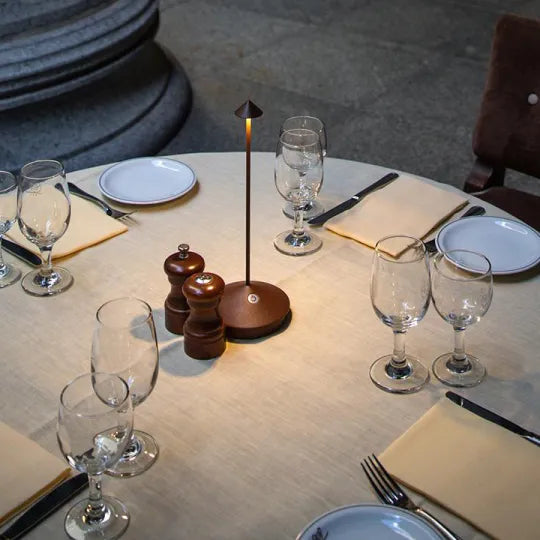Lampe de table LED sans fil blanc chaud minimaliste