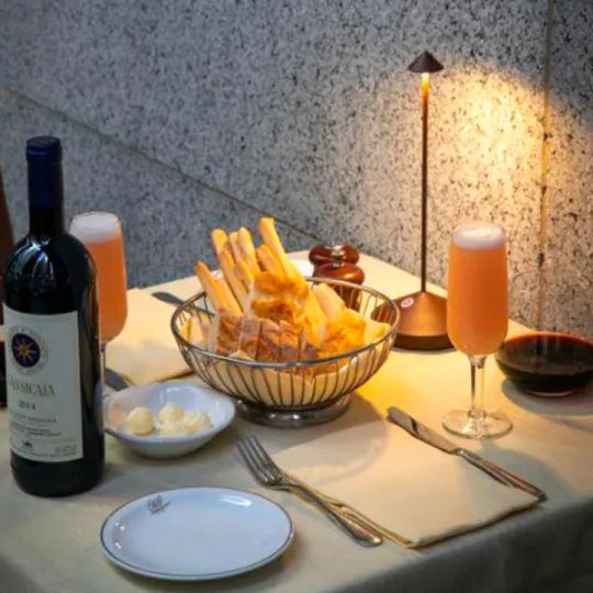 Lampe de table LED sans fil blanc chaud minimaliste