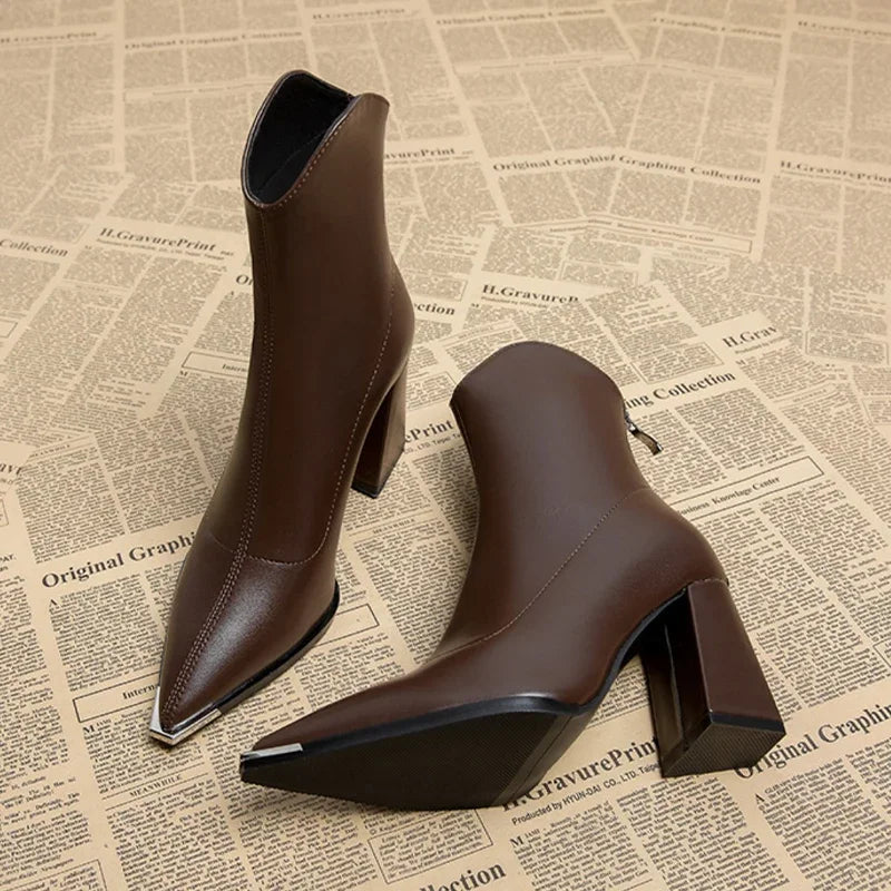 Chelsea-Stiefelette aus Leder mit Chromspitze 8