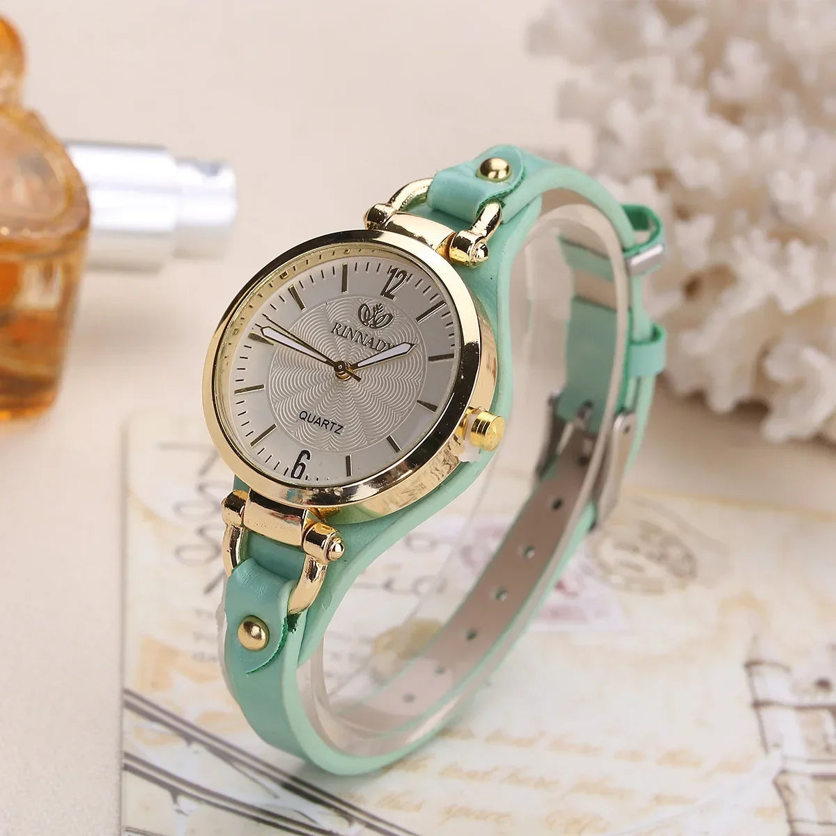 Damen Armbanduhr im Vintage-Stil mit Veganem Lederarmband 3