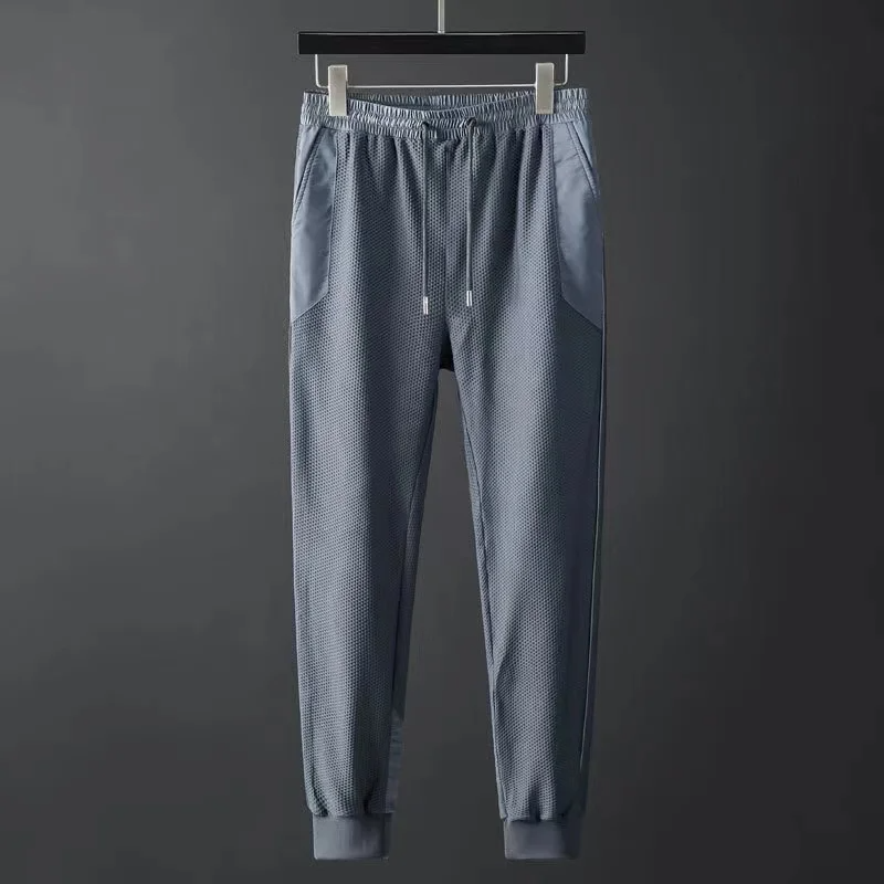 Damen Trainingsanzug im Techwear-Stil für Sport und Alltag 2
