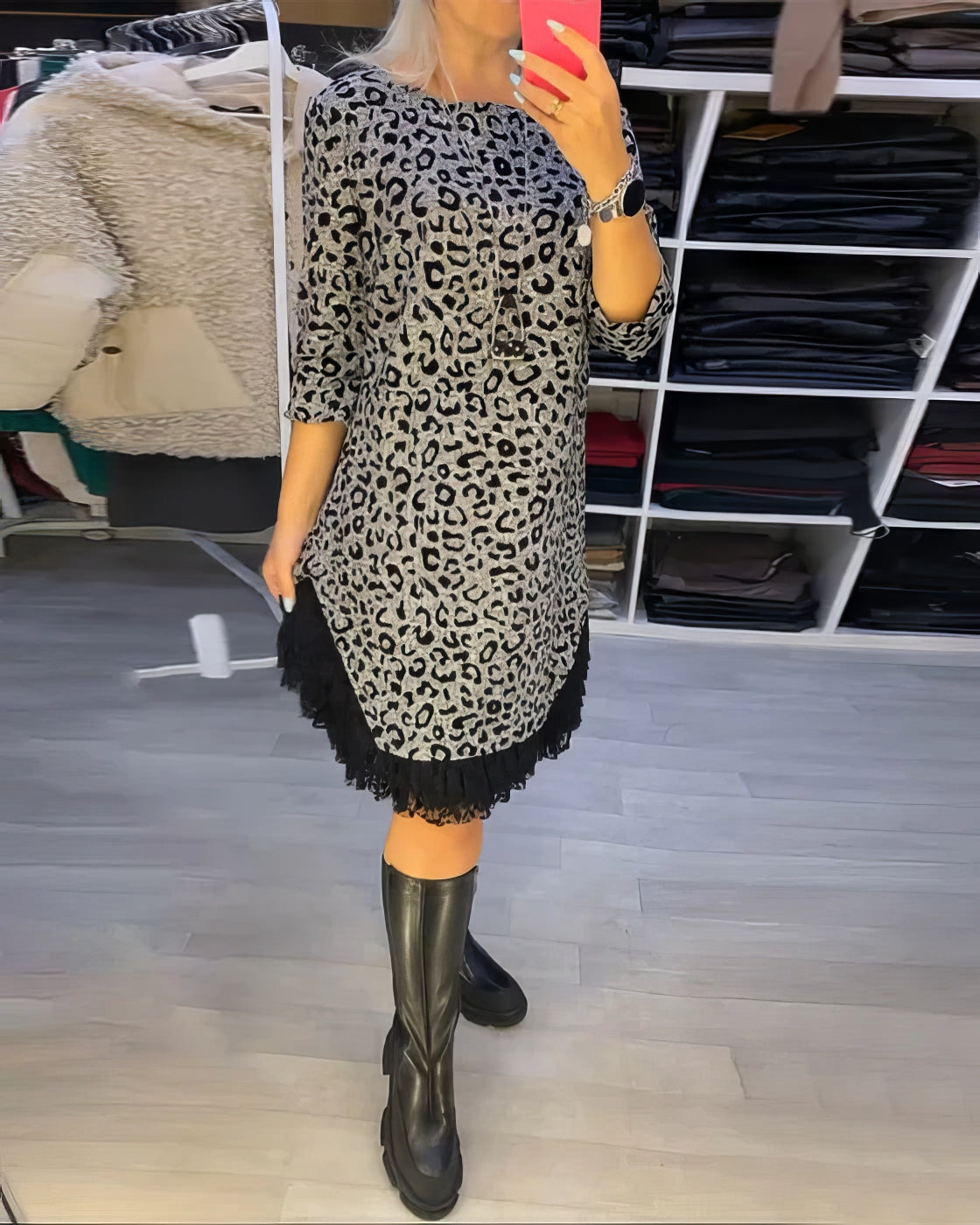 Elegante Kleider | Figurbetontes Leopardenmuster Kleid mit Klassischem Rundhalsausschnitt | Stilvoller Look für Alltag und besondere Anlässe 2