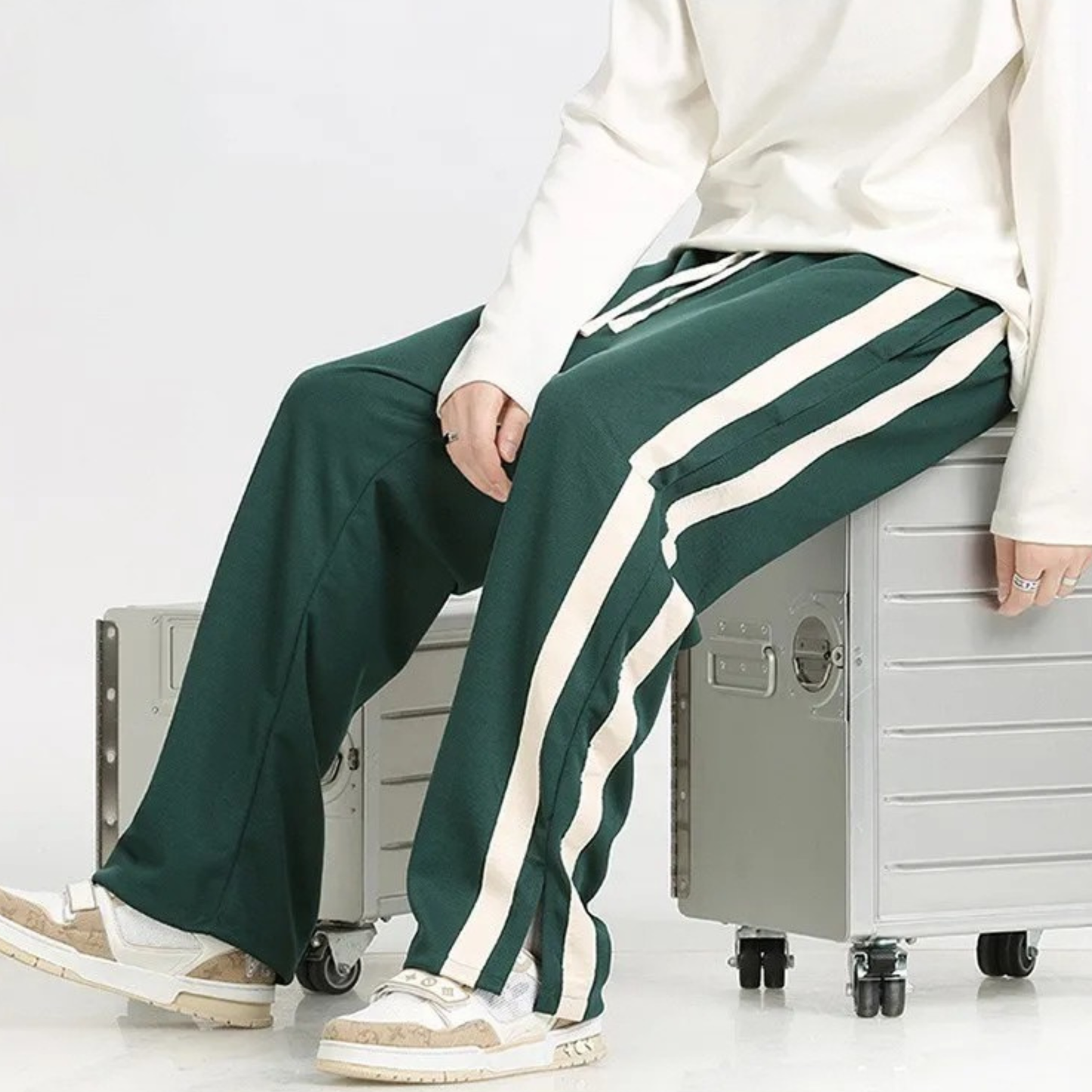 Jogginghose Damen mit Kontraststreifen und Kordelzug für Sport und Freizeit 4