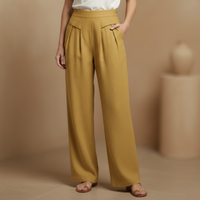 Pantalon clair pour femme, taille haute, jambes larges et poches pour des moments de détente