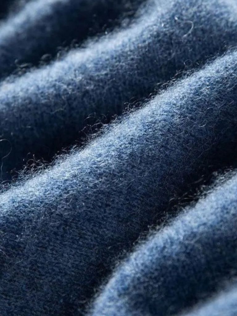 Cross & Crown Kaschmir V-Neck Strickpullover