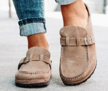 Women's Suede Look Clogs – Comfortable Slip-On Shoes with Buckle and Cork Sole – Casual Summer Slippers