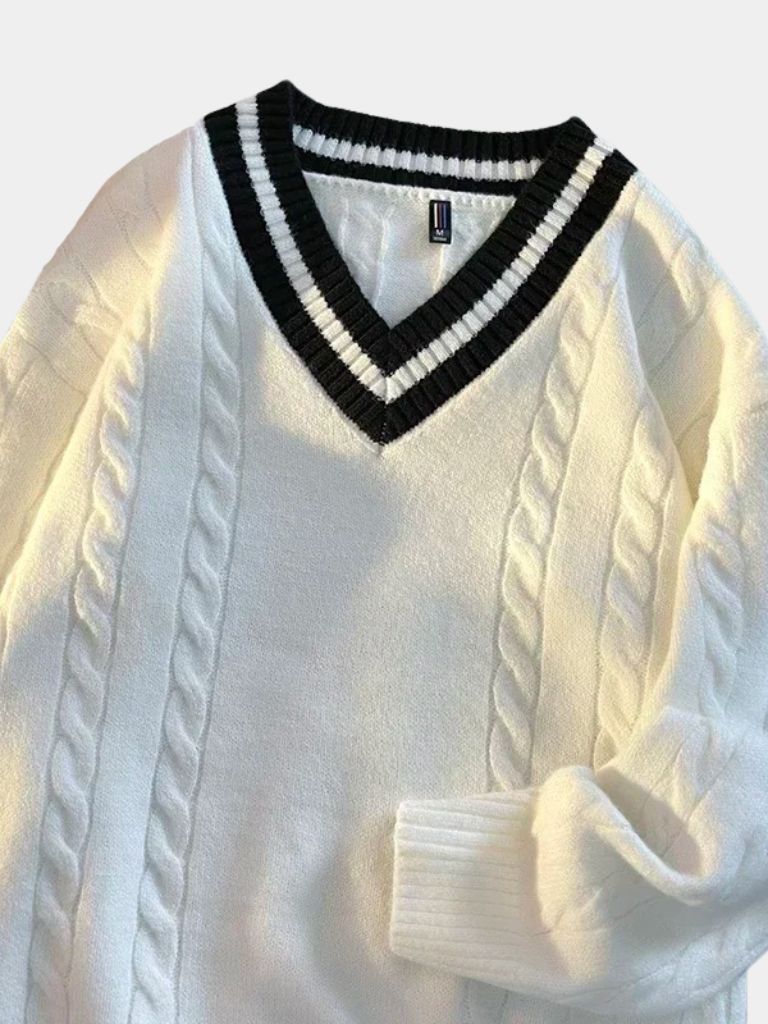 Schlichter V-Ausschnitt-Pullover - Cross & Crown