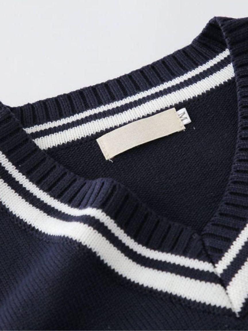 Cross & Crown Classic Strickweste - Old Money Collection