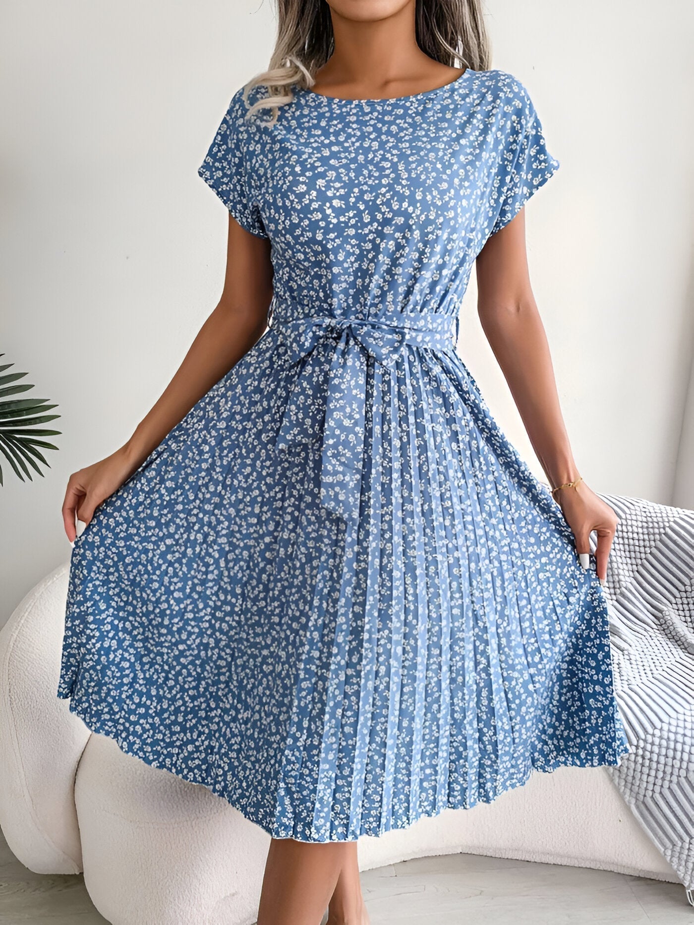 Midi Kleid Damen Regular Fit Casual mit Blumenmuster und Taillengürtel