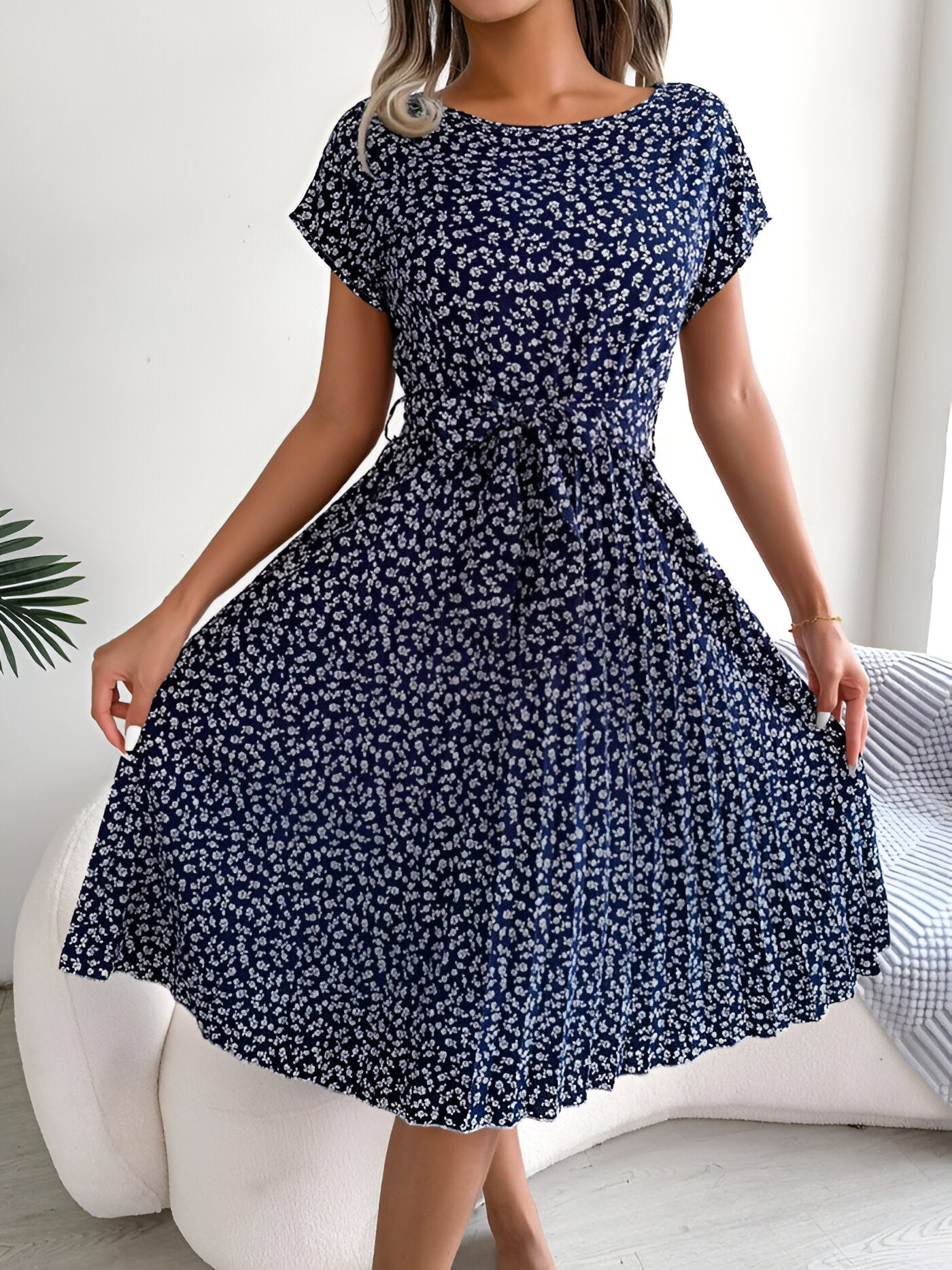 Midi Kleid Damen Regular Fit Casual mit Blumenmuster und Taillengürtel