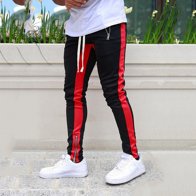 Herren Jogginghose Regular Fit Sportlich mit Kontraststreifen
