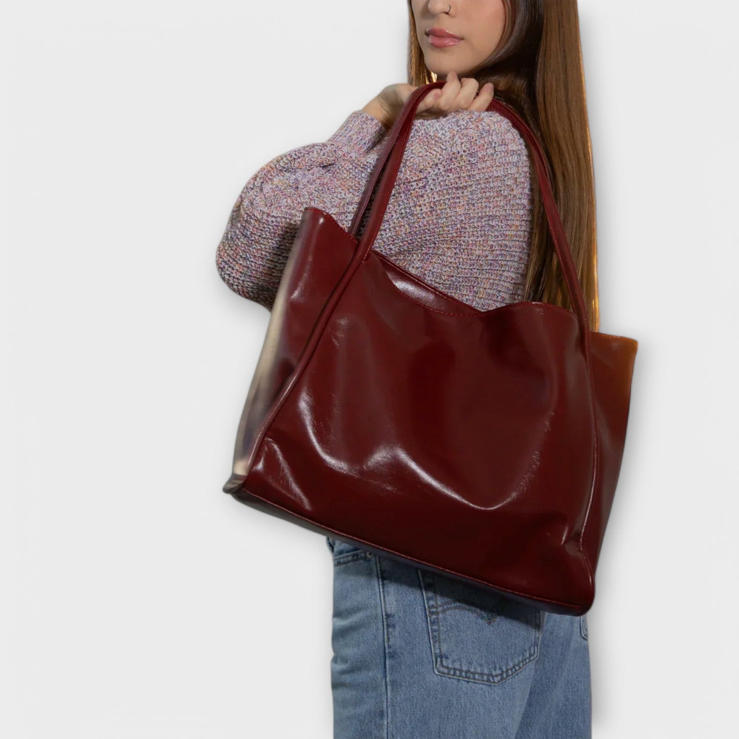 Elegante Handtasche für Damen mit geräumigem Innenraum
