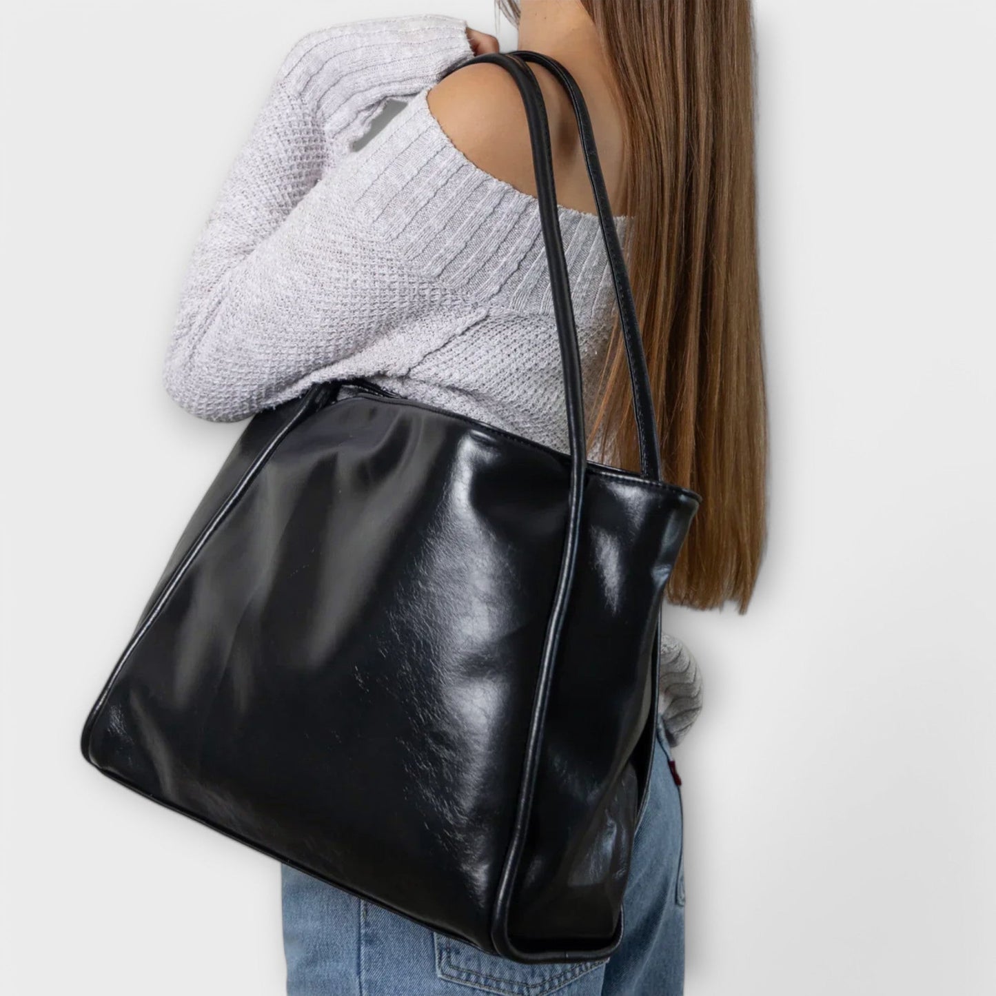 Elegante Handtasche für Damen mit geräumigem Innenraum