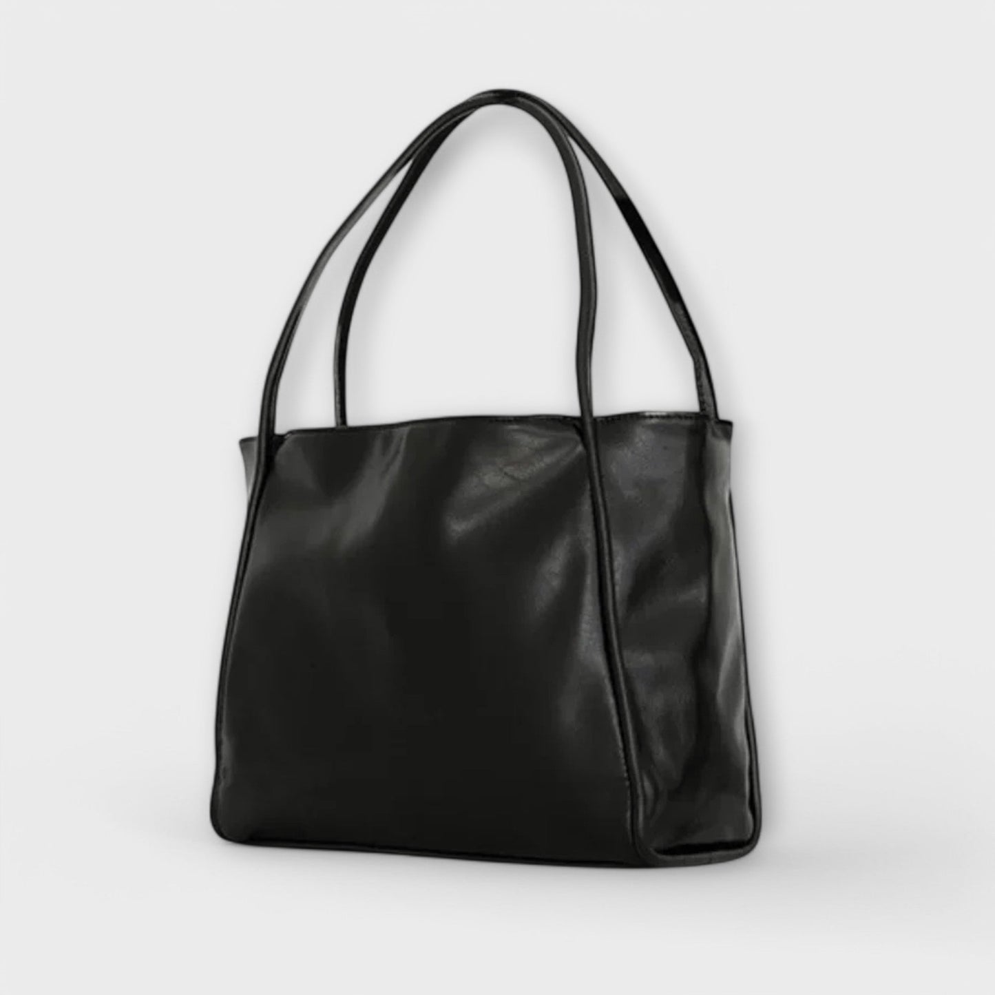 Elegante Handtasche für Damen mit geräumigem Innenraum